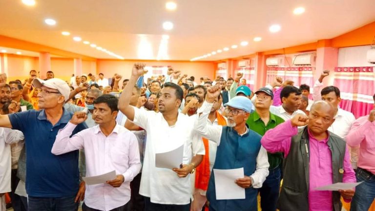 नेकपा एमाले पर्साको आठौँ जिल्ला अधिवेशन सम्पन्न, अध्यक्षमा थारु सर्वसम्मत चयन