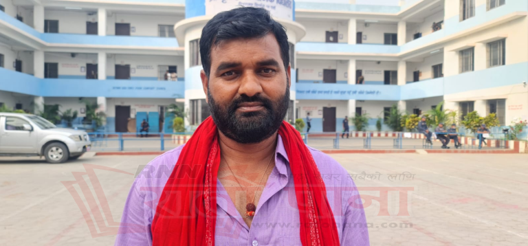 वीरगन्ज २४ : कांग्रेसबाट टिकट नपाएपछि एमालेबाट उम्मेदवारी दिएका बिजय भए बिजयी ।