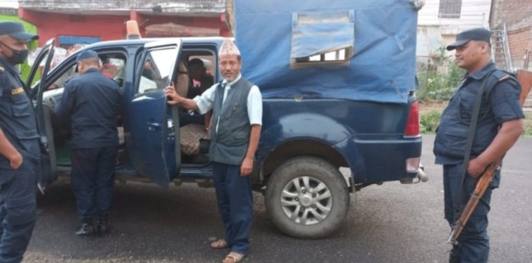 ‘प्रचण्डलाई जुत्ता हान्छु’ भन्ने पत्रकार पक्राउ