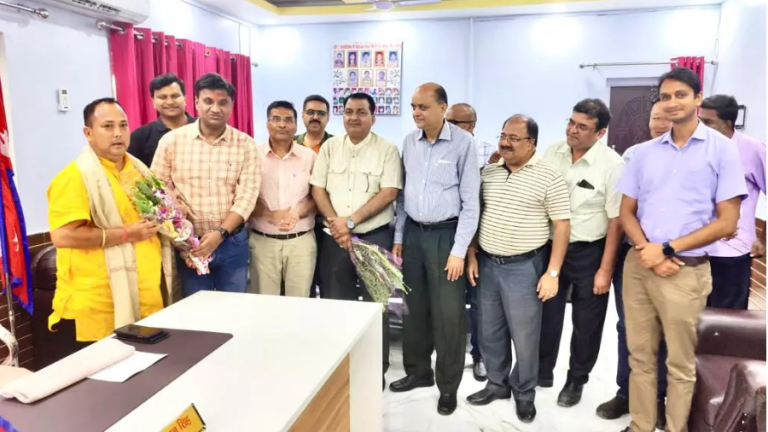 वीरगन्जका उद्योगी व्यवसायीद्वारा करको दर घटाउन नवनिर्वाचित मेयर सिंहसँग माग