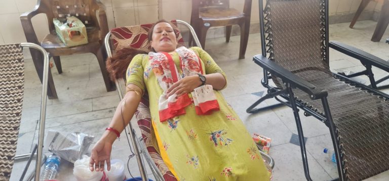 वीरगन्ज महानगरको मेयरमा सिंह विजयी भएको खुशीयालीमा रक्तदान कार्यक्रम हुदै