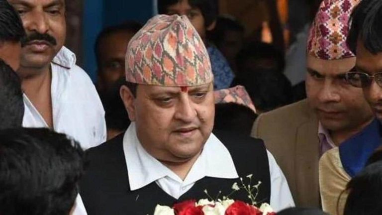 मर्यादाक्रममा हेरफेर, राष्ट्रपति उपराष्ट्रपति पहिलो दोस्रो र छैटौँ स्थानमा पूर्वराजा