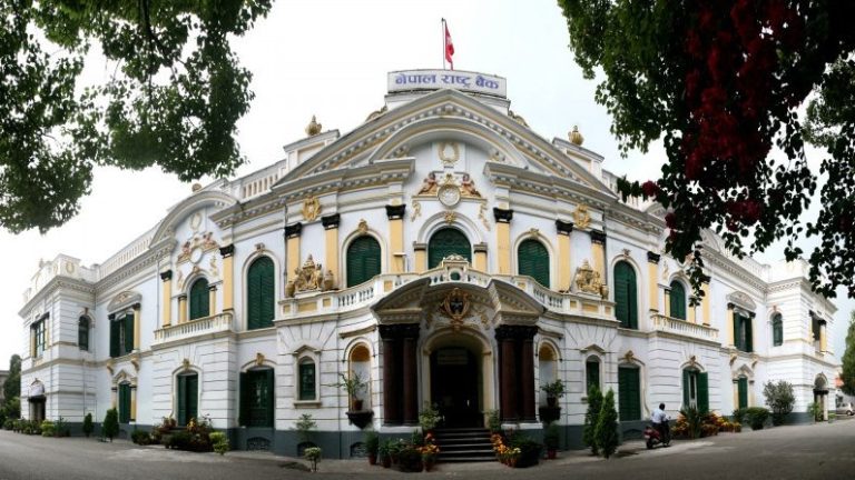 मुलुक पुनः आर्थिक संकटतर्फ उन्मुख