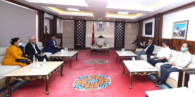 पेट्रोलियम पदार्थको मूल्यमा कटौती गर्न सत्तारुढ गठबन्धनको निर्देशन