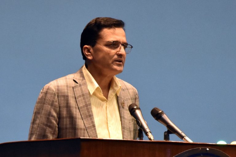 ७० वर्ष नाघेकाले चुनावमा उठ्न नपाउनेगरी कानुन बनाऔँ : योगेश भट्टराई