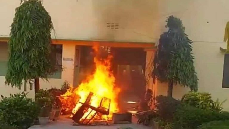 ठाकुरराम क्याम्पसमा तोडफोड र आगजनी, चार बिधार्थी नेता पक्राउ