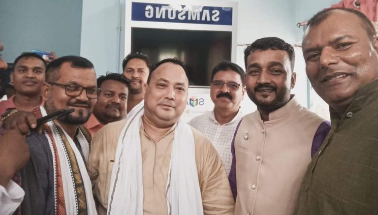 वन तथा वातावरण मन्त्री यादवलाई गृहजिल्ला वीरगञ्जमा भव्य स्वागत
