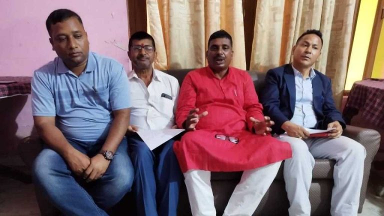 प्रदेश सदस्य सलाउदिन अहमद सहित ६९ जनाद्वारा जसपा परित्याग