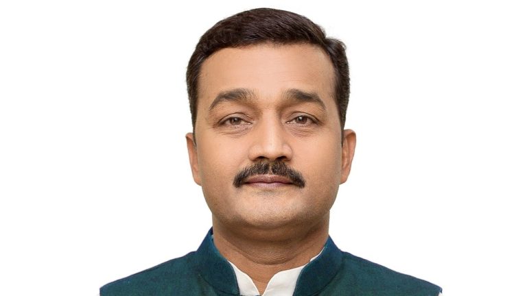 मन्त्री यादवले दिनुभयो पिलुवासम्म ३३ केभिको विद्युत प्रसारण लाईन जडान गर्ने अनुमति