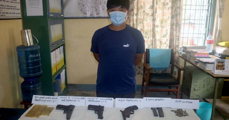 पक्राउ परेको सुन र डलर दुवै नक्कली