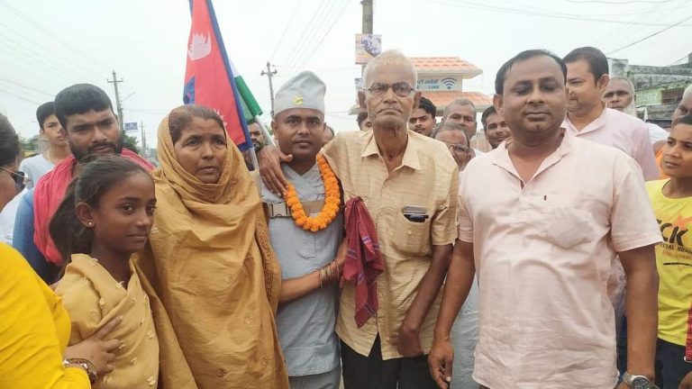 नेपाललाई विश्वमा चिनाउन वीरगञ्जदेखि दिल्लीसम्म पैदल यात्रा