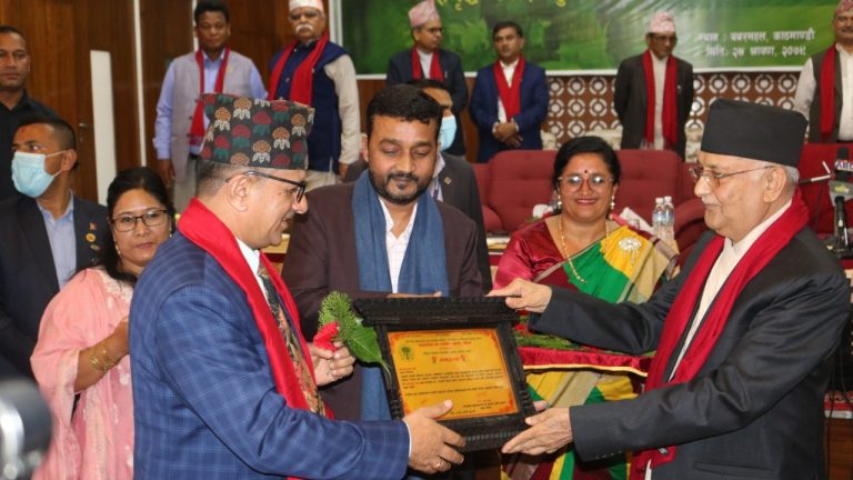 नेपालमा वैदेशिक काठ आयातलाई निरुत्साहित गर्छु : मन्त्री यादव