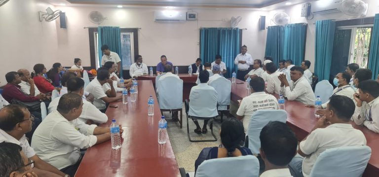 वीरगन्ज महानगरमा कार्यरत पाँच जना कर्मचारीले पाए अवकाश