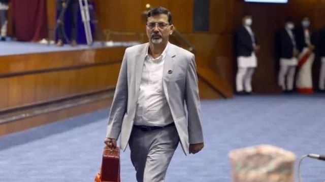 घट्यो राजस्व, बढ्यो खर्च