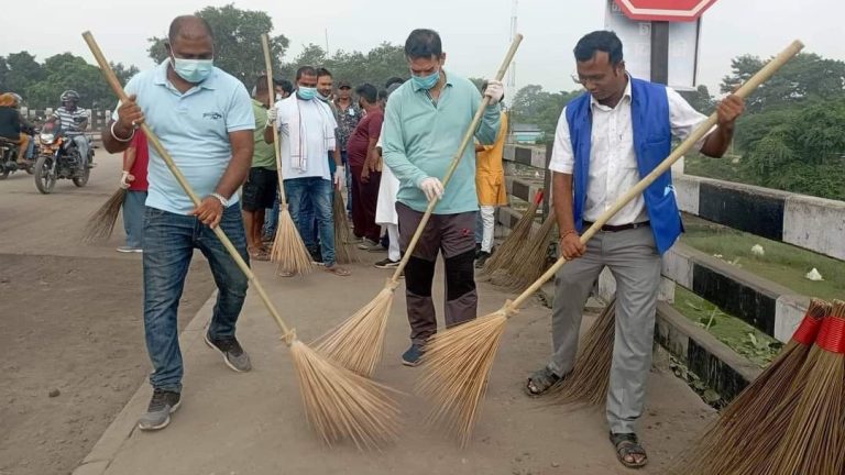 विश्व पर्यटन दिवसको अवसरमा नाकाको सरसफाइ तथा भारतीय पर्यटकलाइ स्वागत
