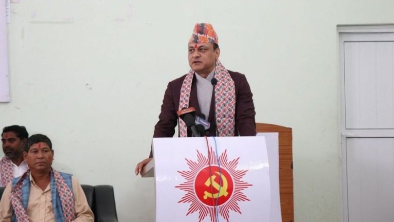 पूर्व आइजीपी खनाल नेकपा एमाले प्रवेश गरे