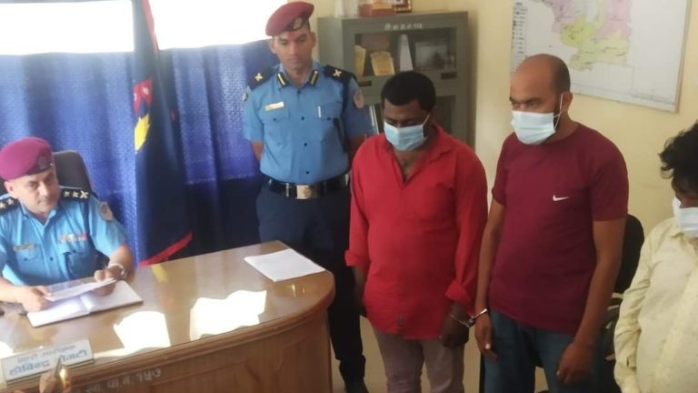 ९ लाख रुपैयाँ नक्कली नेपाली नोटसहित तीन जना पक्राउ