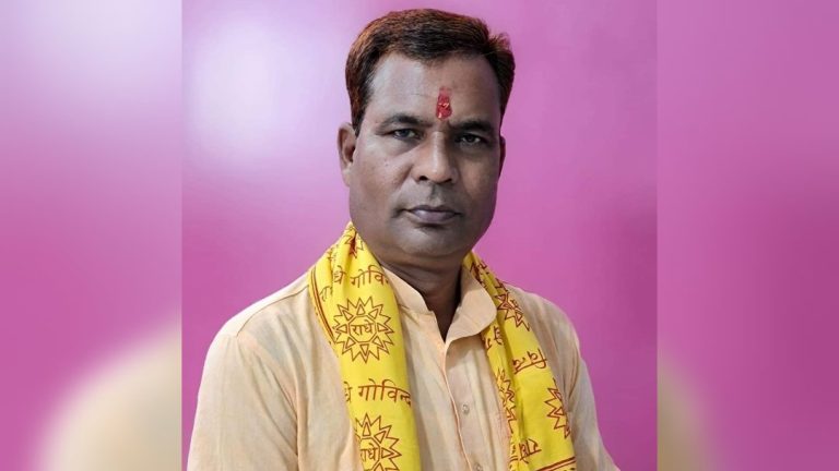 भोट माग्न पुगेका कुर्मीलाई सिसोबारीका मतदाताले लखेटे