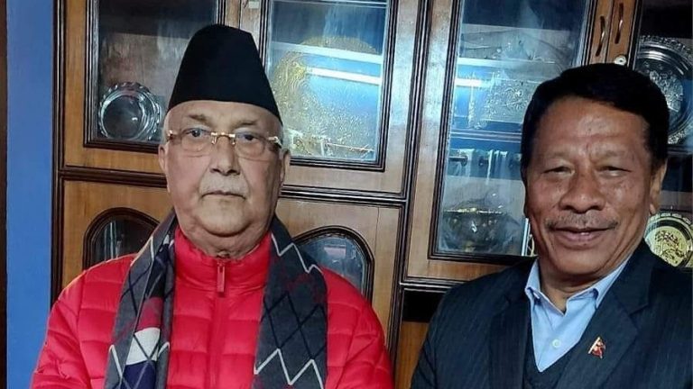 एमाले अध्यक्ष ओली र कांग्रेस नेता प्रकाशमानबीच भेटवार्ता