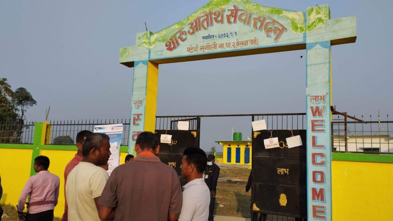 पर्साको पटेर्वा सुगौलीमा करिब साढे दुई घण्टासम्म रोकिएको मतदान पुनः सुरु