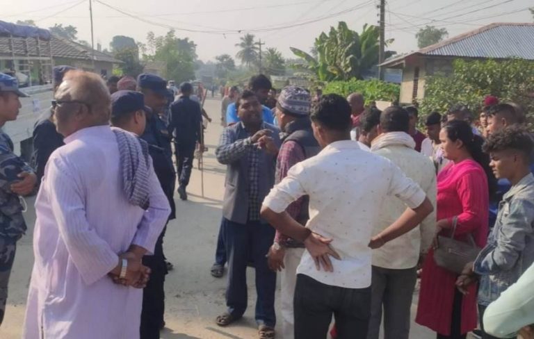 धनुषा : मतदान केन्द्रमा एकीकृत समाजवादी र नेकपा एमालेका कार्यकताबीच झडप