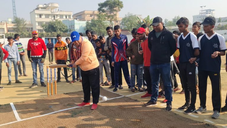 आदर्शनगरमा ग्यालेक्सी टुर्नामेण्ट क्रिकेट प्रतियोगिता सुरु, मेयर सिंहले गरे उद्घाटन