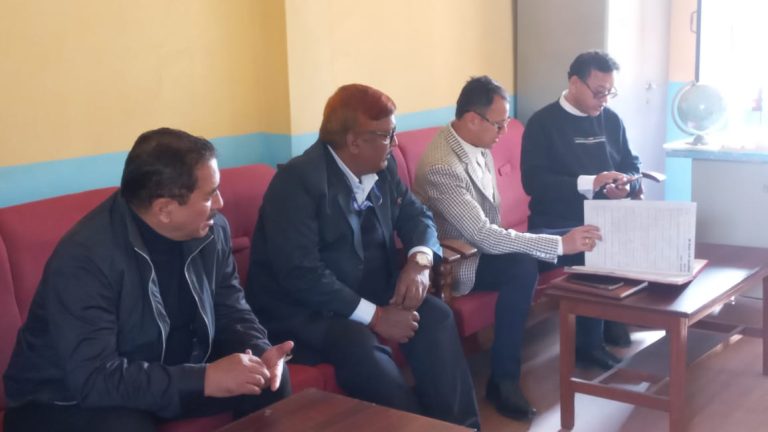 रेल्वे मा.वि.मा मेयर सिंहको छड्के, ढिला आउने शिक्षकलाई कारबाही गर्न निर्देशन
