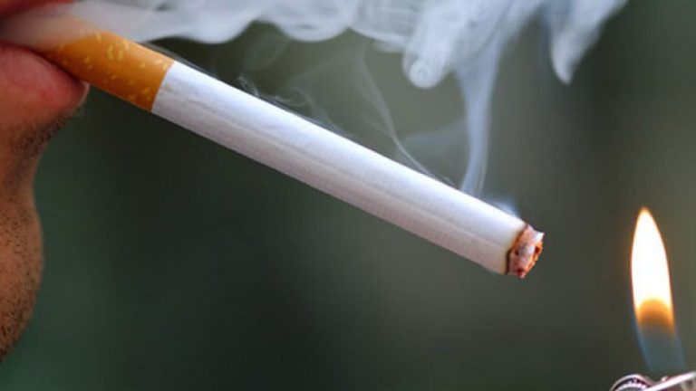 चुरोट खरिदमा आजीवन प्रतिबन्ध