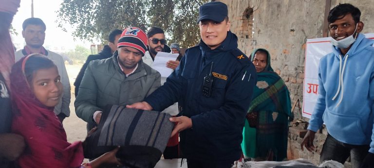 डोम समुदायका ३० जनालाई कम्बल सहयोग