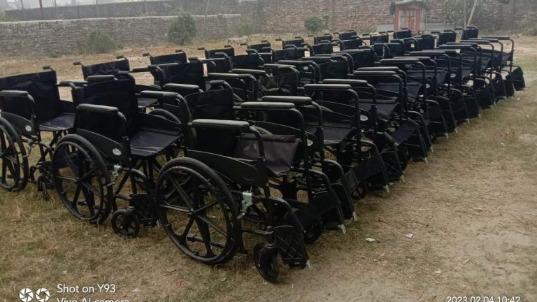 उपकार सेवा नेपालद्वारा २४ जनालाई व्हीलचेयर सहयोग
