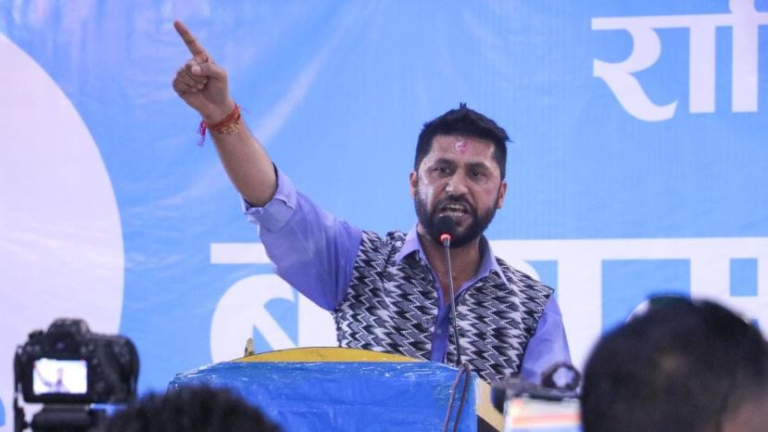 मिडियाका सञ्चालक र सम्पादकलाई चितवनमा आफुसंग चुनाव लड्न रविको चुनौती