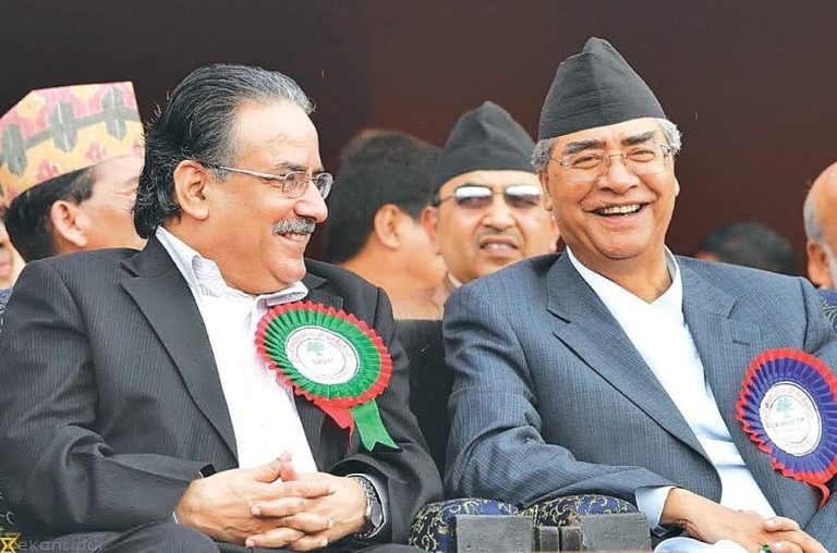 प्रधानमन्त्री प्रचण्ड कांग्रेसतिर ढल्किँदै
