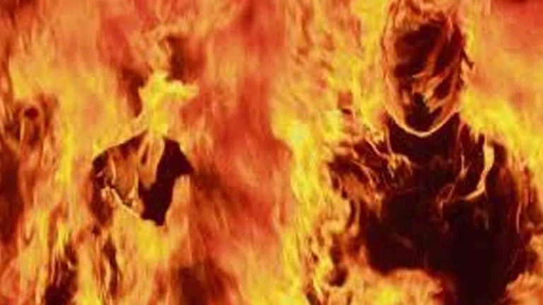 संसद भवन अगाडि फेरि एक जनाद्वारा पेट्रोल खन्याएर आत्मदाहको प्रयास