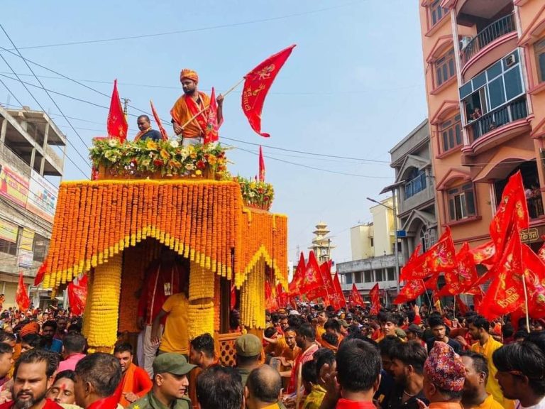 वीरगन्जमा पहिलाेपटक निकालियो गहवामाई रथ यात्रा, देखियो भक्तजन तथा दर्शनार्थीहरुकाे जनसागर