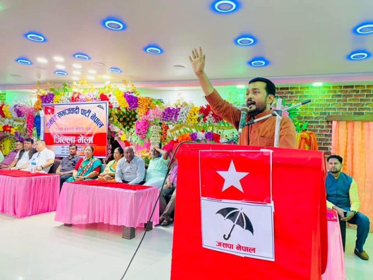 आन्दोलनबाट उदाएको पार्टीमाथि बिचौलियाहरूले कब्जा गर्न सक्दैनन् : प्रमुख सचेतक यादव