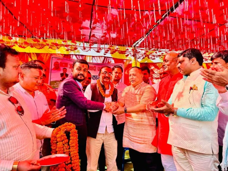 कांग्रेसबाट निर्वाचित पूर्व वडाध्यक्ष सहित सयौं जना जसपामा प्रवेश, सांसद र मेयरले गरे स्वागत