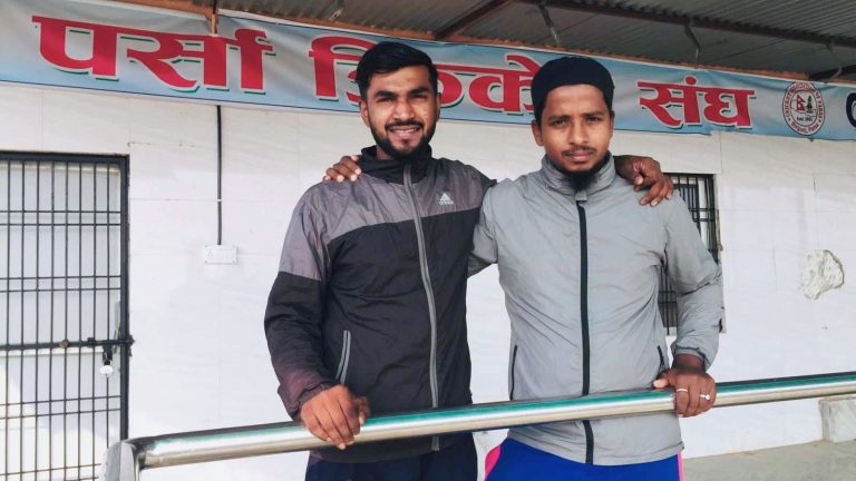 केपी ओली टि– २० क्रिकेट प्रतियोगिता खेल्न मधेश प्रदेशमा पर्साबाट दुई खेलाडी छानिए