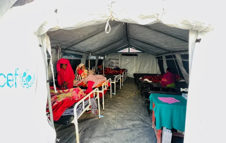 त्रिपालमै बसेका ३२ भूकम्पपीडितको मृत्यु