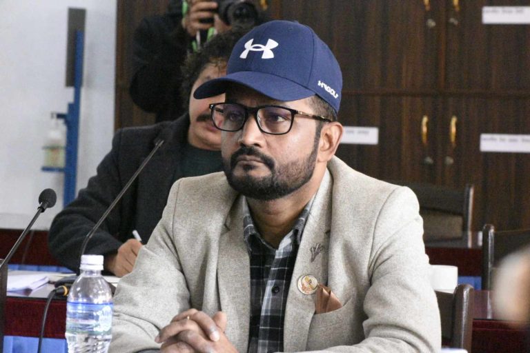 शल्यक्रियाका गराउन पालो कुर्नुपर्ने समस्या हटाउन मन्त्री यादवले गरे विशेष समिति गठन