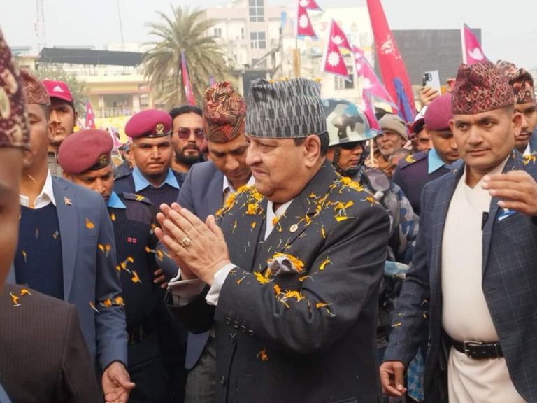 पूर्वराजाको भ्रमणपछि वीरगन्जमा भीआईपीको ताँती