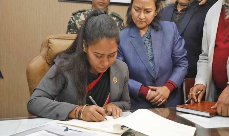 दलको सदस्य रहेका शिक्षकलाई कारबाही गर्न निर्देशन