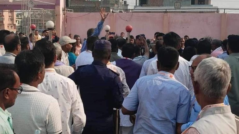 नेकपा एमाले पर्साको अधिवेशनमा कुटाकुट