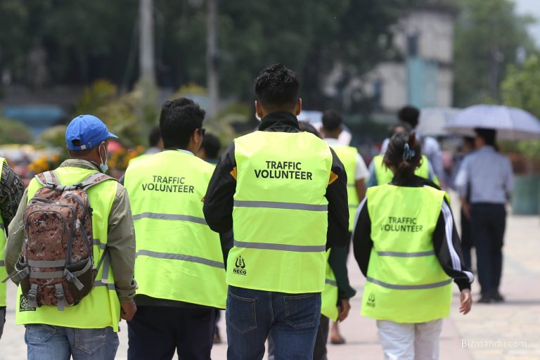 ट्राफिक कारबाहीमा परेकालाई स्वयं‌सेवक खटाउने गृहमन्त्रीको निर्णयविरुद्ध सर्वोच्चमा रिट