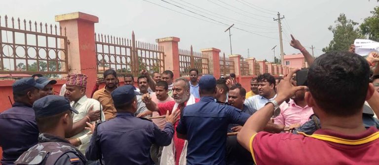 सिरोहिया पक्राउविरुद्ध जनकपुरमा प्रदर्शन, तत्काल रिहा गर्न माग