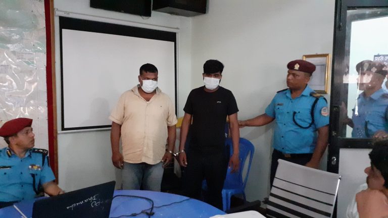 पेस्तोल देखाएर सहकारीको ८० लाख रुपैयाँ लुट्ने दुई युवक पक्राउ