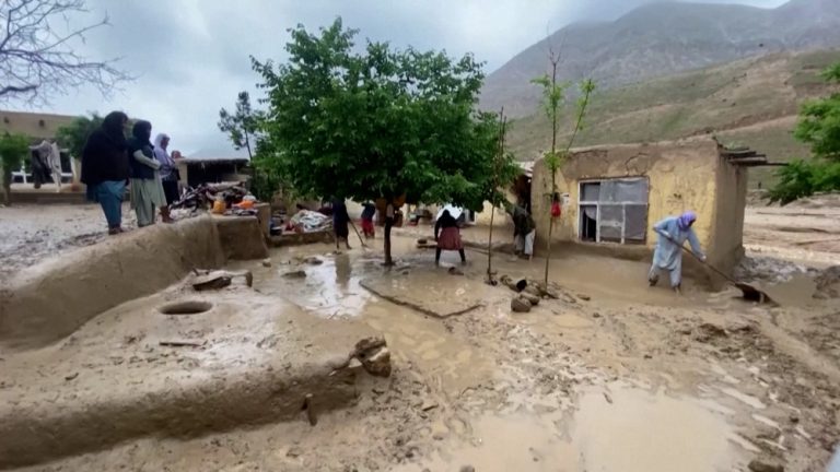 अफगानिस्तानमा बाढीमा परी मृत्यु हुनेको सङ्ख्या ३१५ पुग्यो