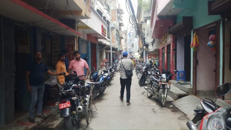 अनुगमनको आगमन अगाडिनै सुनचाँदी व्यवसायी फरार, खुलै भेटिएको ६ पसलमा अनुगमन