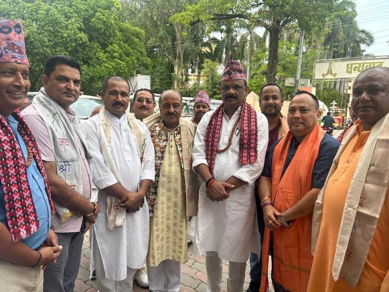 वीरगञ्जका मेयर सिंह धार्मिक भ्रमणमा