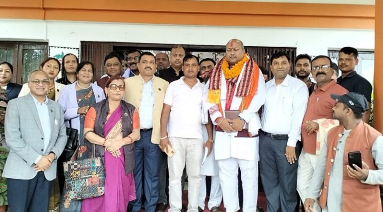 मुख्यमन्त्री सतिश कुमार सिंहले पाए विश्वासको मत
