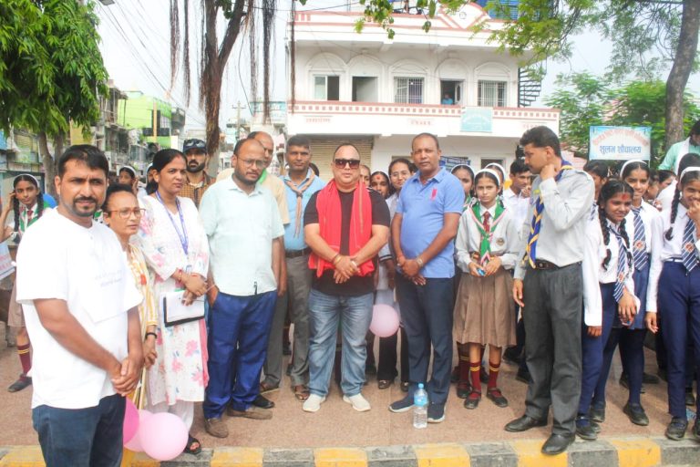 बाल दिवसको अवसरमा वीरगंजमा प्रभातफेरी र सडक नाटक प्रदर्शन